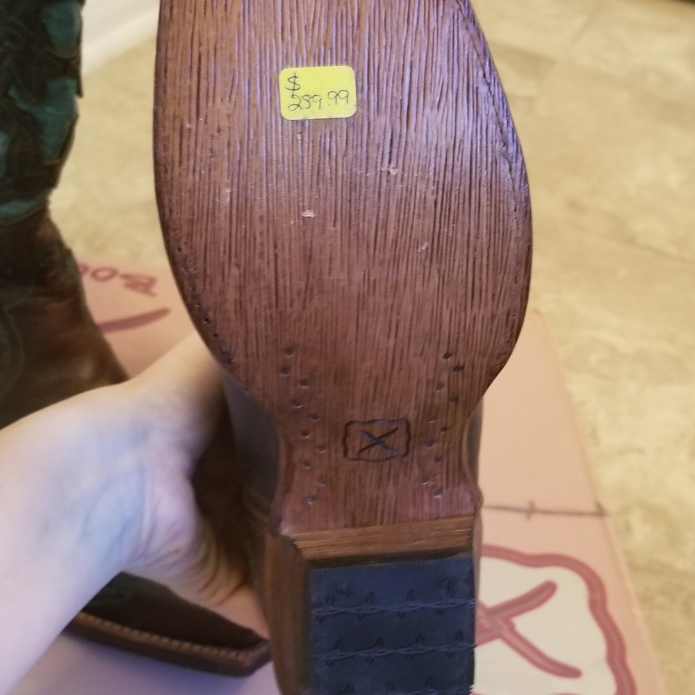 boots - Picture 4 of 5
